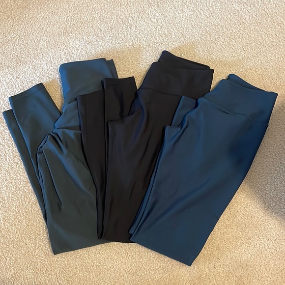 Lot of 3 obsession workout leggings. All in excellent used condition - Picture 1 of 3